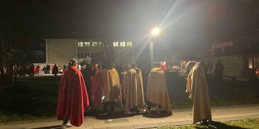 Düzce'de 5,9 büyüklüğünde deprem