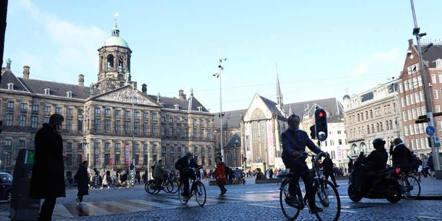 Hollandalıların yaklaşık yarısı ülkenin kölelik tarihiyle ilgili hükümetin özür dilemesine karşı
