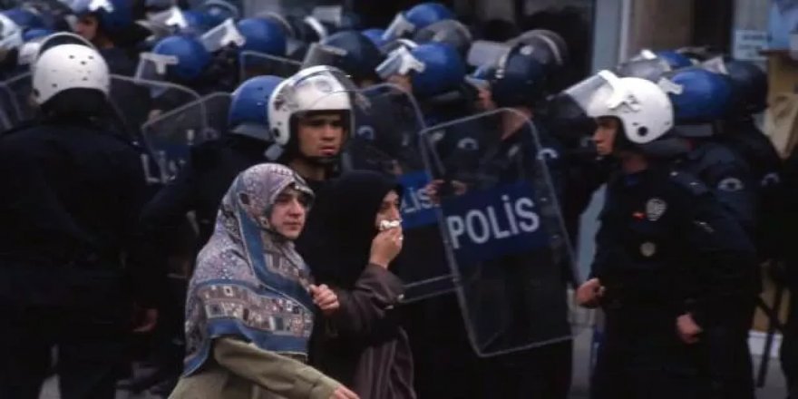 Başörtüsü yasaklarından başörtüsü yasasına