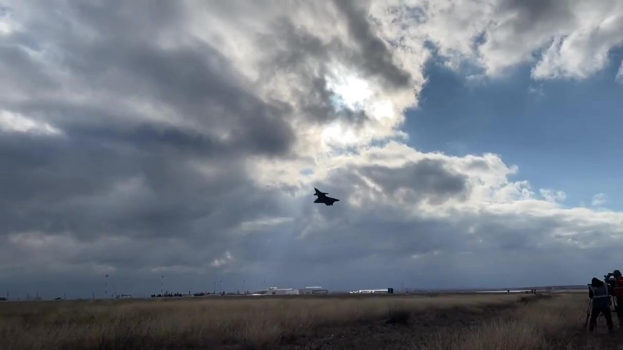 İnsansız savaş uçağı Kızılelma ilk kez uçtu