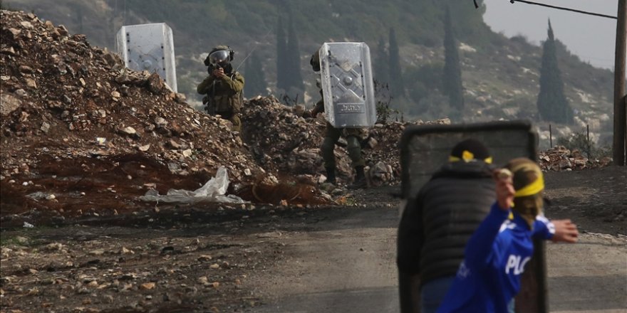 İşgal güçleri, Batı Şeria'da 5 Filistinliyi yaraladı  