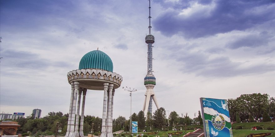 Özbekistan'da bakanlık ve kamu kurumlarının sayısı 61'den 28'e düşürülecek  