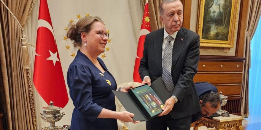 Siyonistlerin Ankara Büyükelçisi, Cumhurbaşkanı Erdoğan'a güven mektubunu sundu