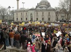 İstanbul Beyazıtta 28 Şubat Darbe Protestosu