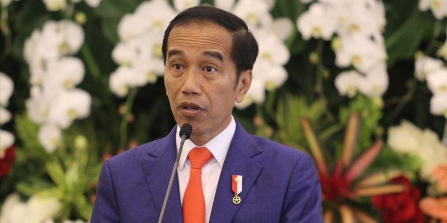 Endonezya Devlet Başkanı, geçmişteki "ağır insan hakları ihlalleri" nedeniyle özür diledi