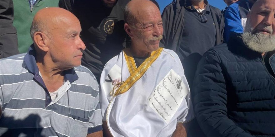 Siyonist İsrail'in mahkum ettiği bir Filistinli daha 40 yıl sonra özgürlüğüne kavuştu