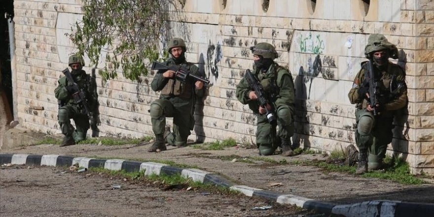 Siyonist İsrail güçleri Batı Şeria'da 4 Filistinliyi yaraladı