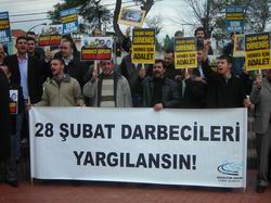 İzmir’de 28 Şubat Darbe Protestosu