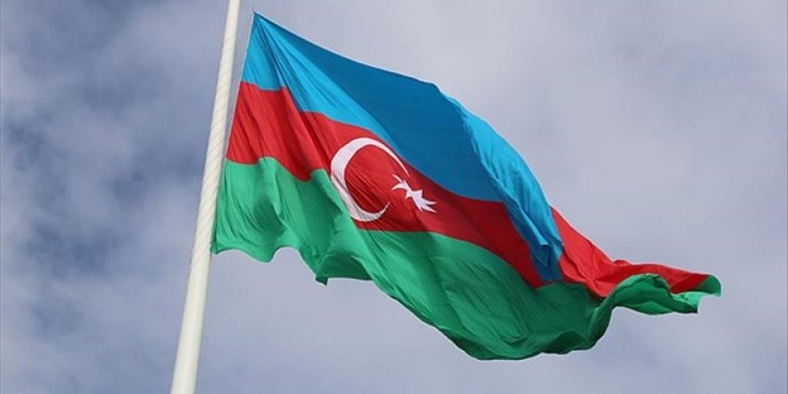 Azerbaycan, vatandaşlarını İran'a gitmemeleri hususunda uyardı