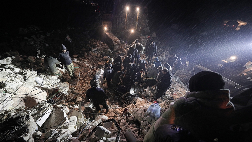 Suriye'de depremde ölenlerin sayısı 1602'ye yükseldi