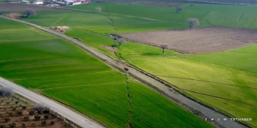 Kilometrelerce uzanan fay kırığı görüntülendi