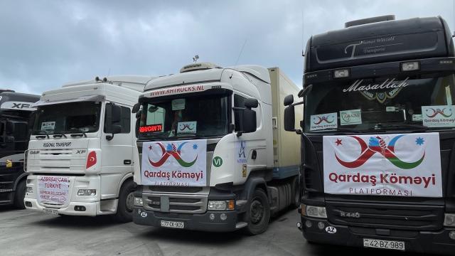 Azerbaycan ve Gürcistan'dan gelen 80 yardım tırı Sarp Sınır Kapısı'ndan giriş yaptı