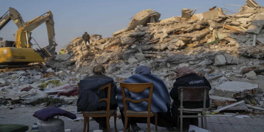 Depremde bile "öteki" olmaktan kurtulamayanlar: Suriyeliler