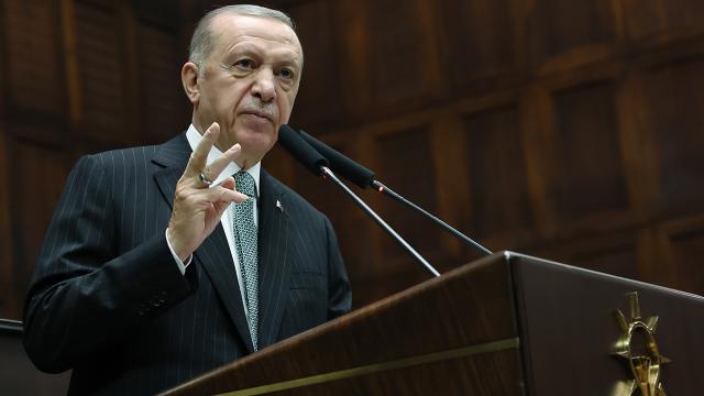 Erdoğan: “LGBT sapkınlarının topluma empoze edilmesine rıza gösteremeyiz”