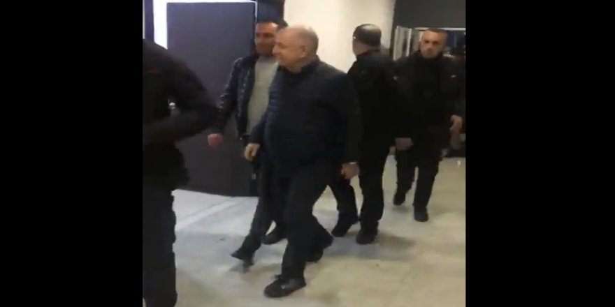 Kayseri’de protesto edilen ırkçı provokatör tuvalete sığınmak zorunda kaldı