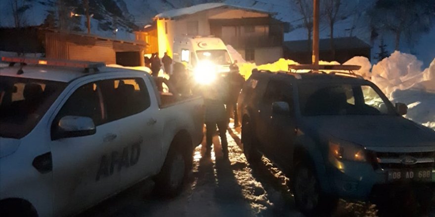 Artvin'de çığ düşmesi sonucu 2 kişi vefat etti, 3 kişi yaralandı