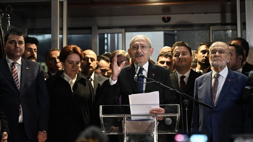 Altılı koalisyon kemâle erdi!