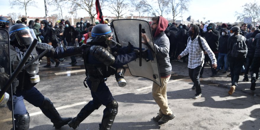 AP milletvekilleri: Fransa'daki polis şiddetini durdurun