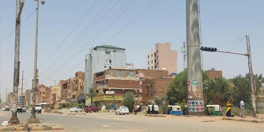 Sudan'da cuntanın bileşenleri ordu ile Hızlı Destek Kuvvetleri arasında silahlı çatışma
