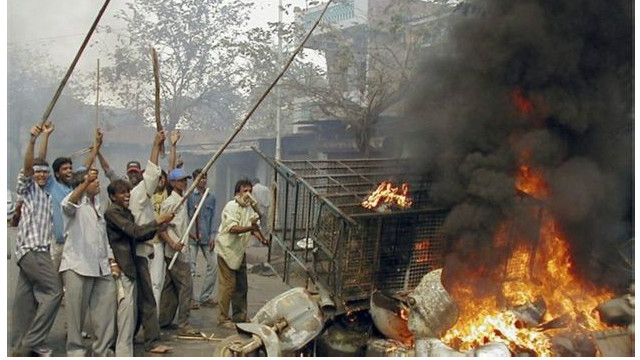 Hindistan'da Müslümanları katleden 67 kişiye beraat