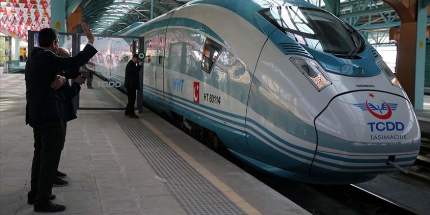 Ankara-Sivas Yüksek Hızlı Treni, ilk ücretsiz yolcularıyla Ankara'ya hareket etti