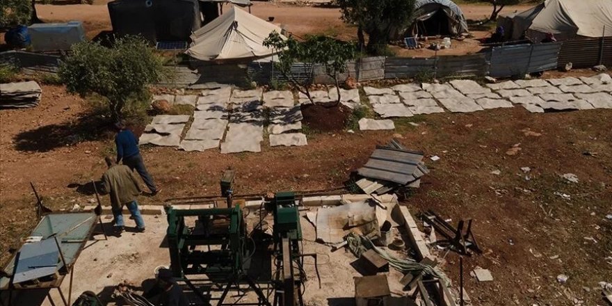 İdlib'deki tesislerde tonlarca atık kağıt yeniden üretime kazandırılıyor