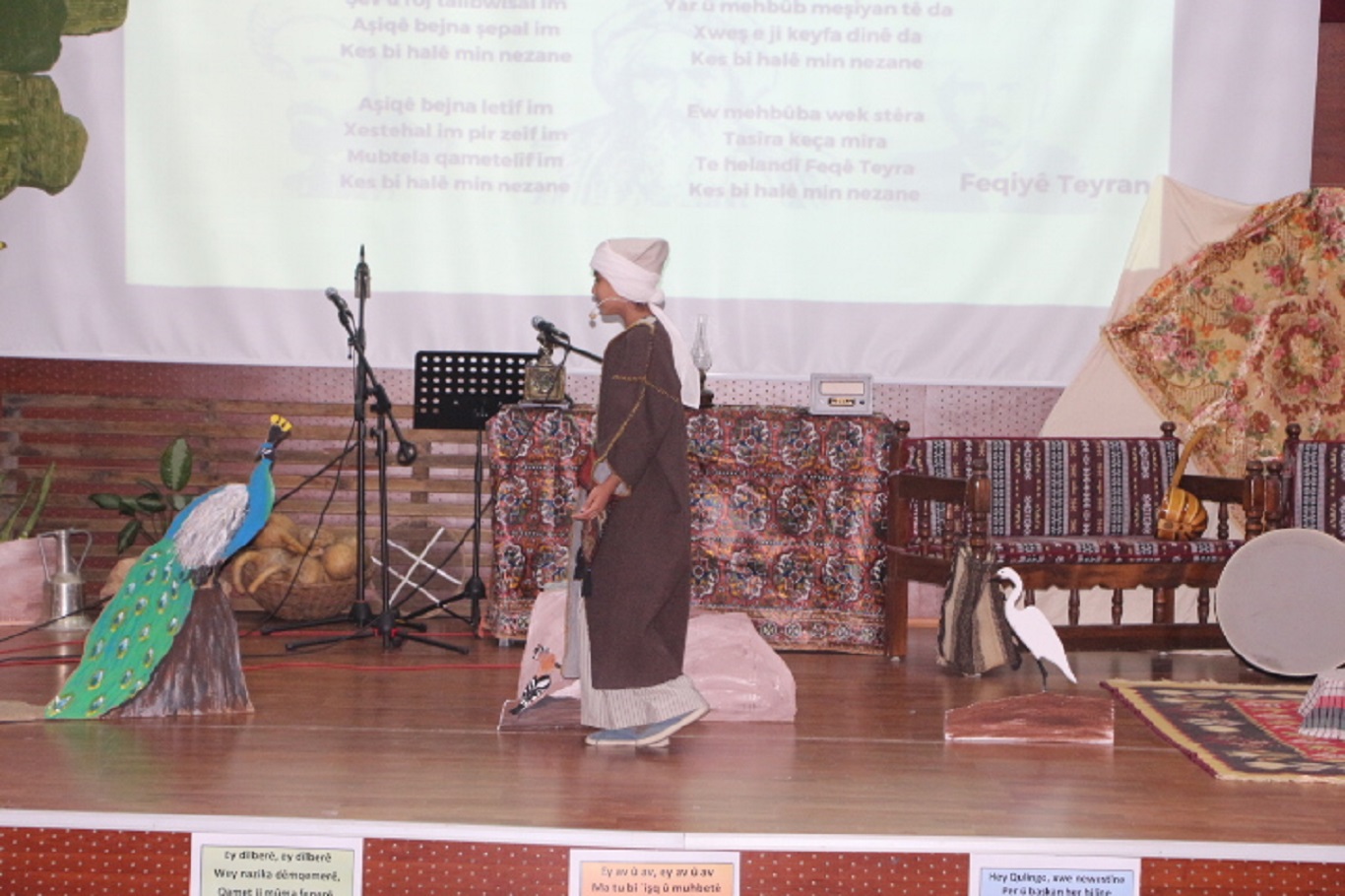 Mardin'de 3'üncü ortaokullar arası Kürtçe Şiir Okuma Yarışması düzenlendi