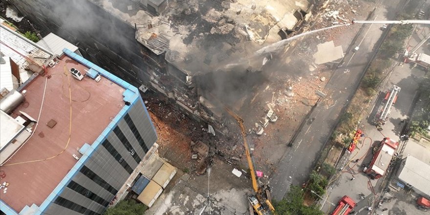 Başakşehir'de fabrikada çıkan yangını söndürme çalışmaları 46 saattir sürüyor