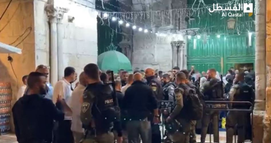 İşgal güçleri Mescid-i Aksa’ya baskın düzenledi