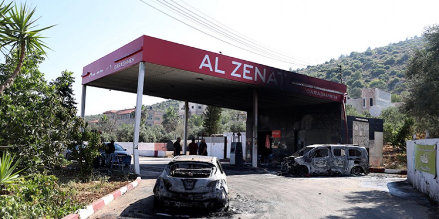 Siyonist yerleşimciler, Batı Şeria'da Filistinlilere ait ev ve araçları ateşe verdi