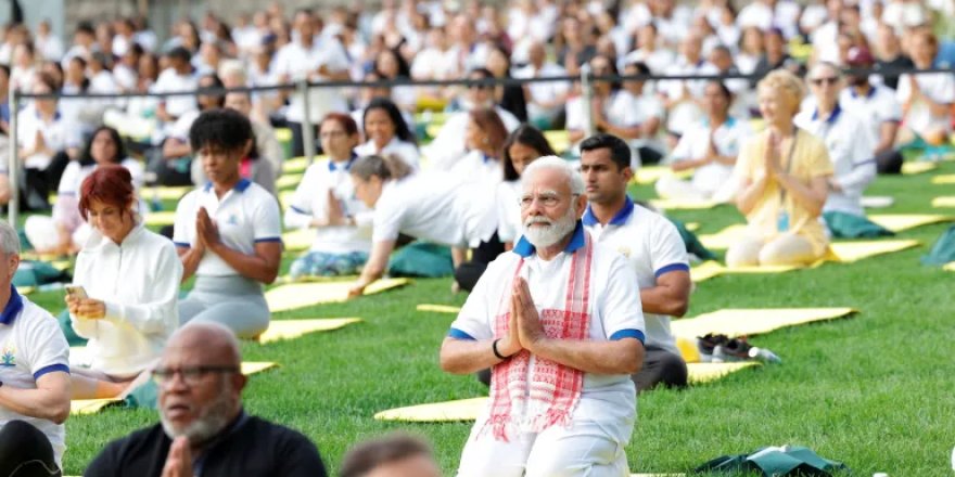 Etnik milliyetçi Hindistan’ı yoga pozları kurtarabilir mi?