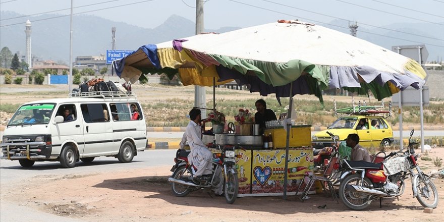 Pakistan'da aşırı sıcaklar nedeniyle ölenlerin sayısı 22 oldu