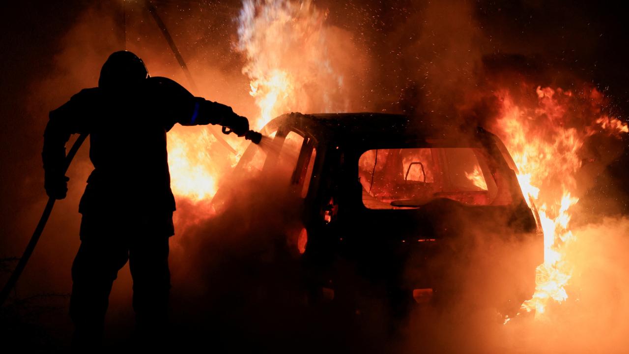 Fransa'da sular durulmuyor: Gösterilerin 5. günü