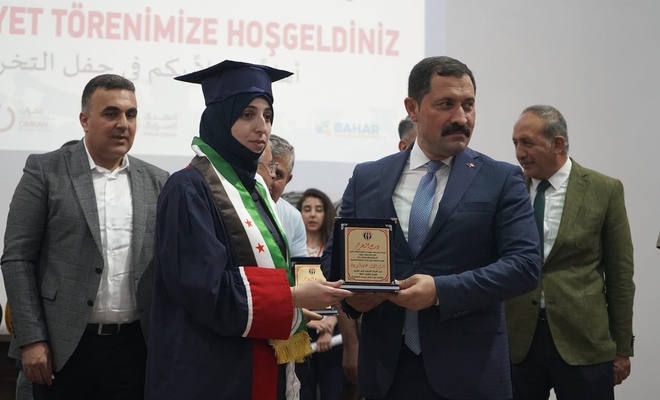Afrin Eğitim Fakültesi ilk mezunlarını verdi