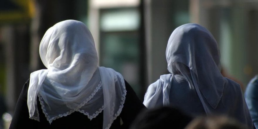 Tesettürün şekli ve mahiyeti üzerine daha fazla kafa yormalıyız!
