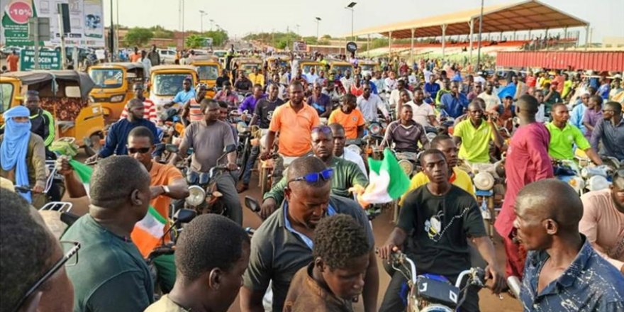 Nijer ordusu, darbecilere destek verdiğini açıkladı