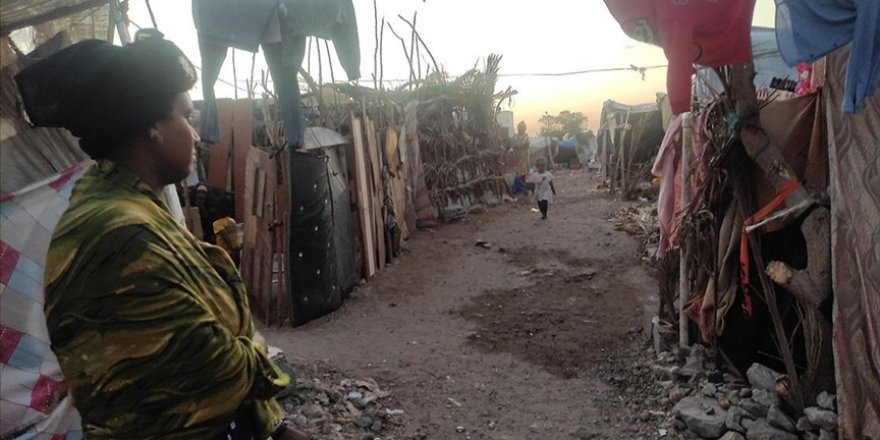 Dünya Gıda Programı, finansman yetersizliğinden dolayı Yemen'deki çalışmalarını askıya alıyor