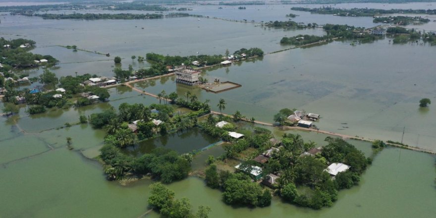 Bangladeş muson yağmurlarına teslim: 29 ölü