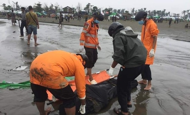 Arakanlı Müslümanları taşıyan tekne alabora oldu: 17 Ölü, 33 Kayıp