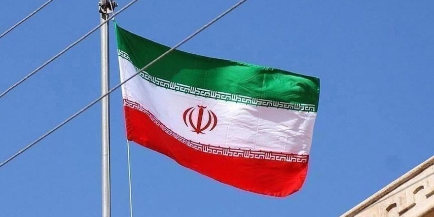 İran'da reformist haber sitesi kapatıldı