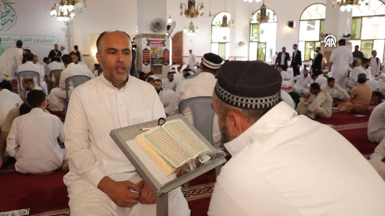 Gazze'de 1471 hafız tek celsede Kur'an-ı Kerim okuma programına katıldı