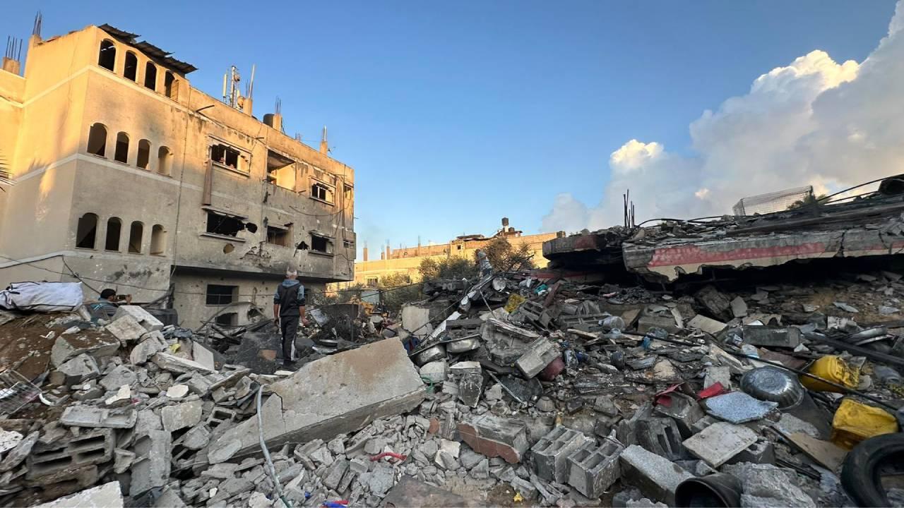 Gazzeliler işgalci İsrail’in "güvenli rota" dediği yolda bombaların hedefi oldu