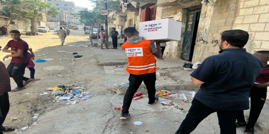 Fetih Vakfı Gazze’de yardım dağıtımını sürdürüyor