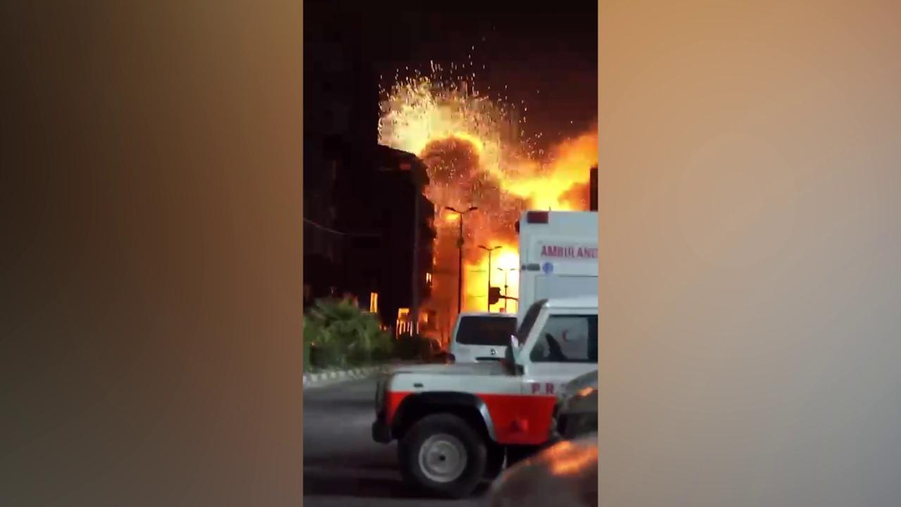 İşgalci İsrail, sivil yerleşimleri vurmaya devam ediyor
