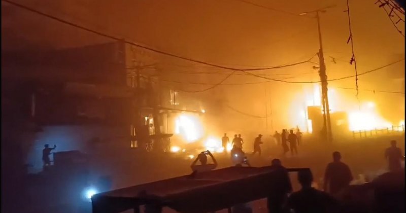 İşgalciler, Nuseyrat Mülteci Kampı'ndaki çarşıyı bombaladı