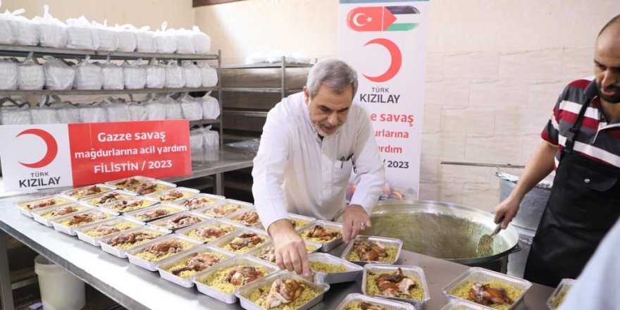 Kızılay’ın Gazze’deki aşevi yeniden yemek çıkarmaya başladı