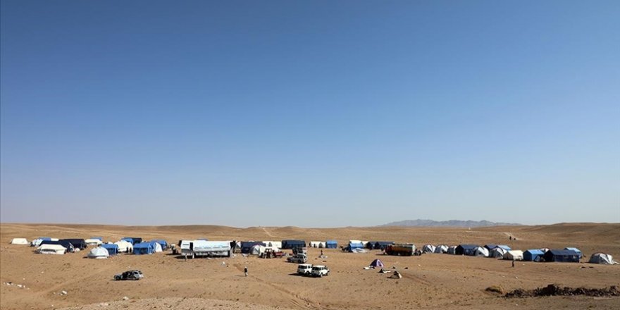 Afganistan'ın çorak topraklarındaki depremzede köylüler kara kışa evsiz giriyor