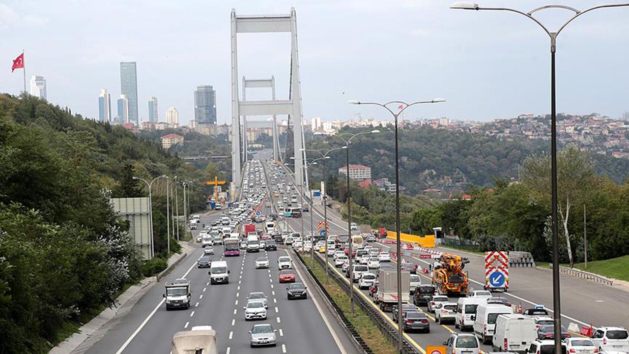 Otoyol ve köprü geçiş ücretlerine yapılan düzenleme ertelendi