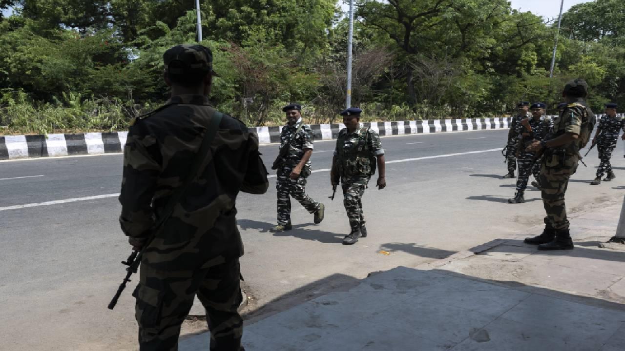 Pakistan ve Hindistan askerleri Cammu Keşmir sınırında birbirlerine ateş açtı