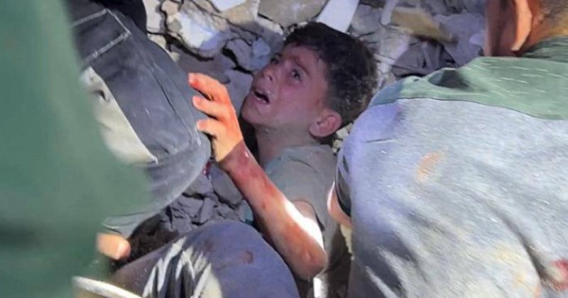 Gazze'de yüzlerce kişi enkaz altında bırakılmak zorunda kalıyor